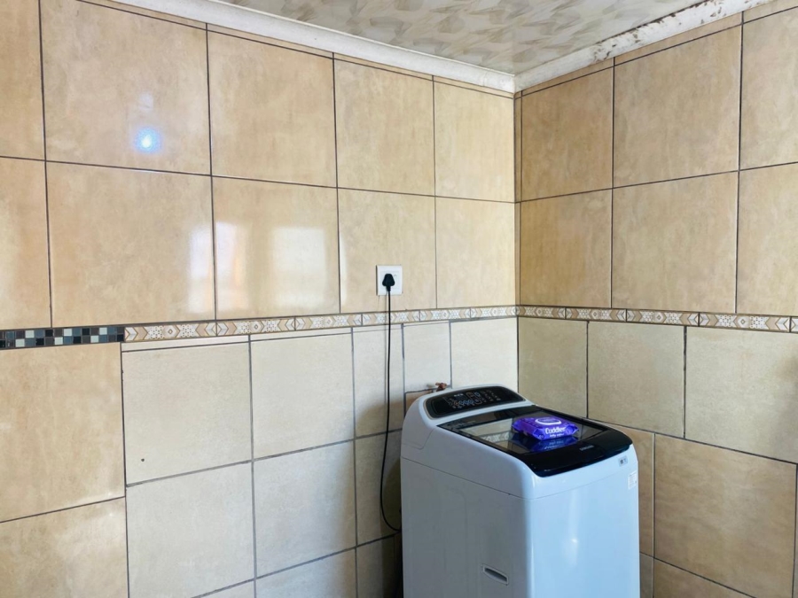 4 Bedroom Property for Sale in Crossroads Western Cape